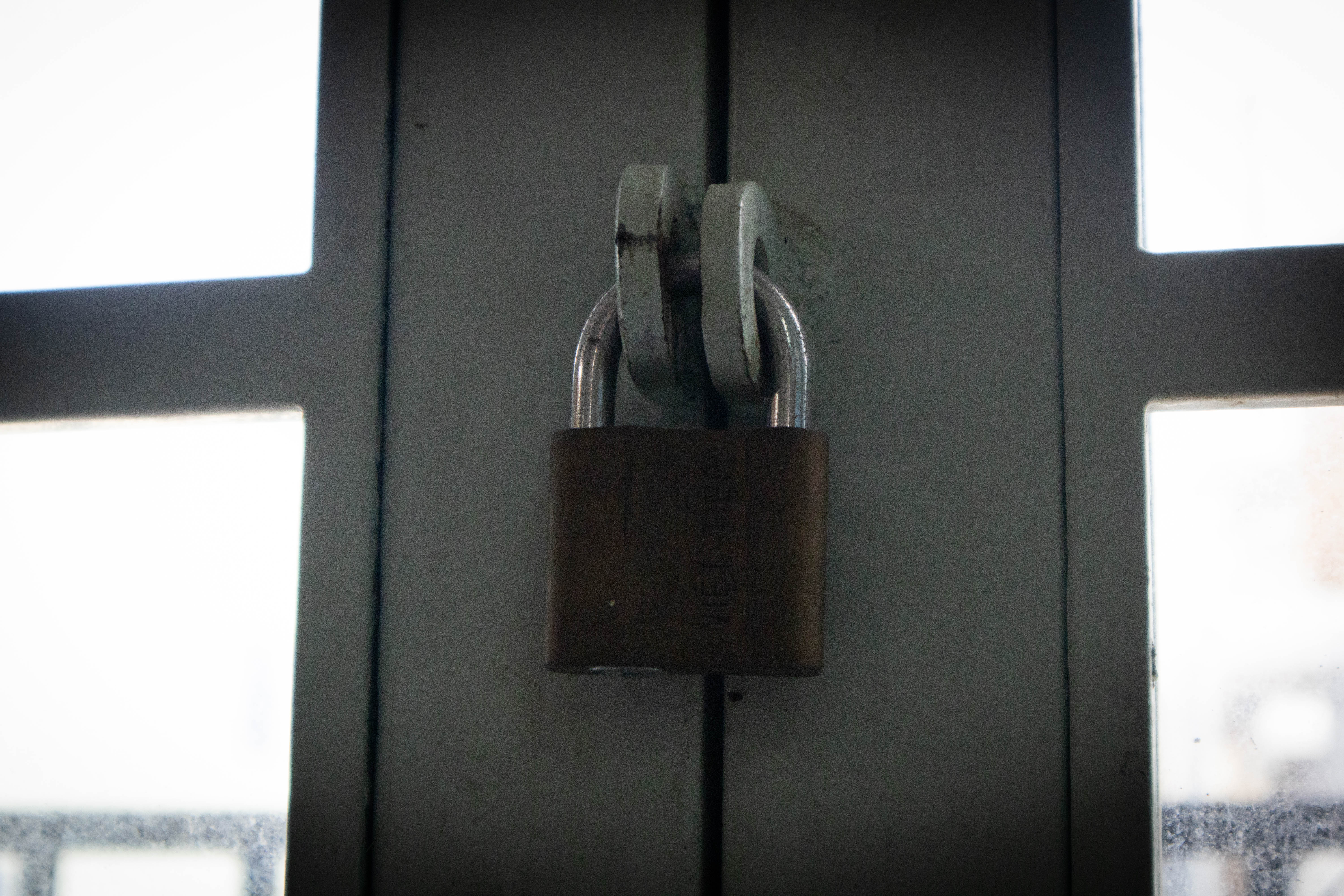 A picture of a lock